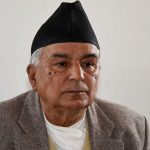 राष्ट्रपतिले बहिनीहरू शारदा र चन्दाको हातबाट टीका ग्रहण गर्ने